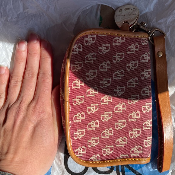 Dooney and Bourke Vintage Wristlet / Wallet - Picture 5 of 5